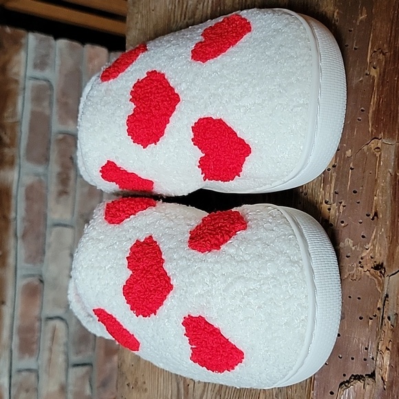 HEART SLIPPERS - Picture 5 of 8